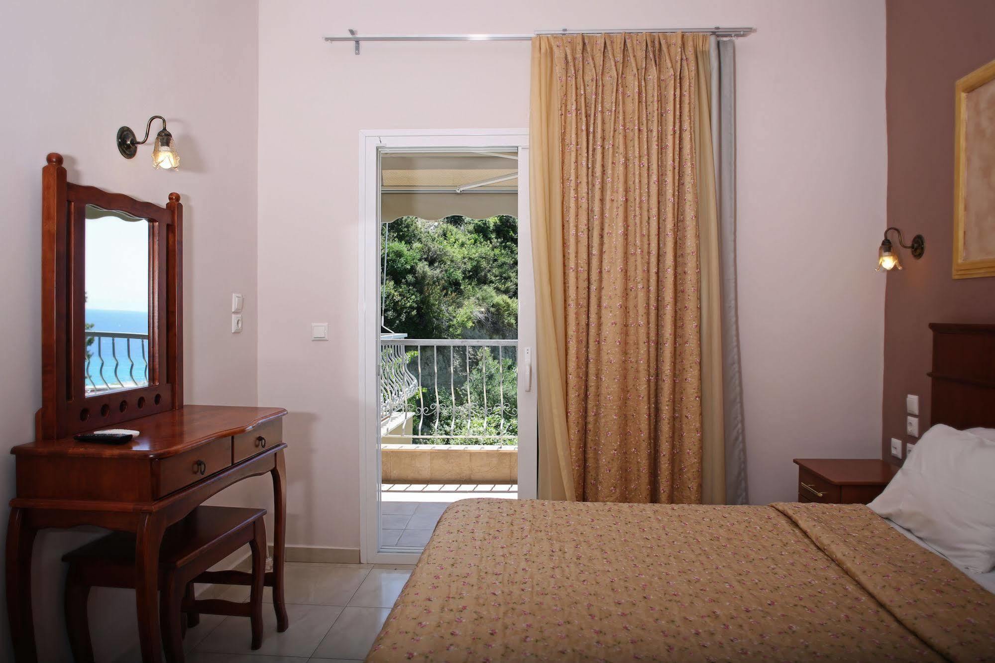 Appartement Alexandrina à Mola Kalyva Extérieur photo